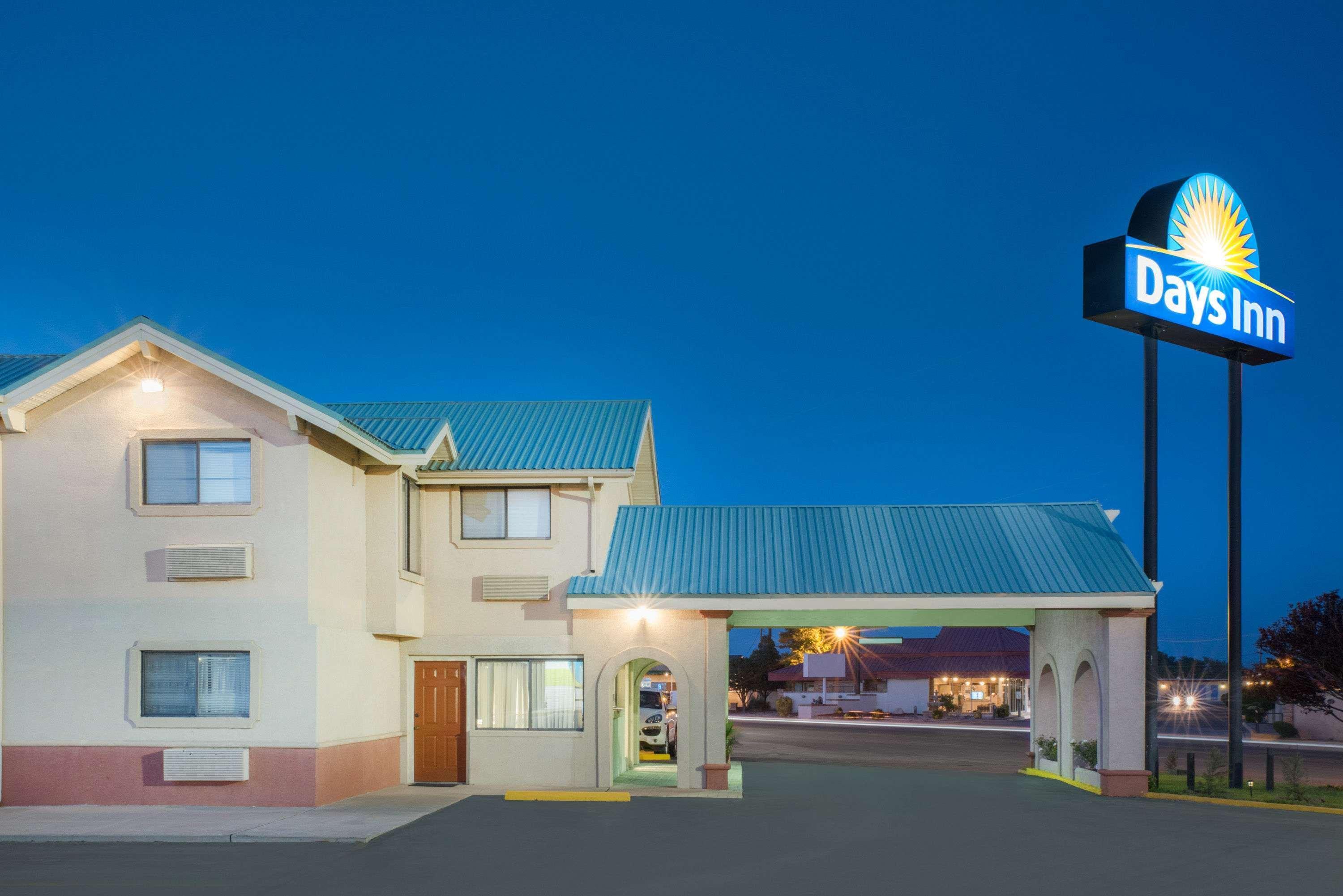 Days Inn By Wyndham Хоббс Экстерьер фото